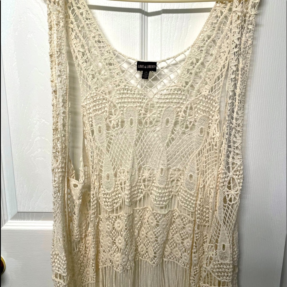 Beautiful Detailed Sleeveless Cardigan